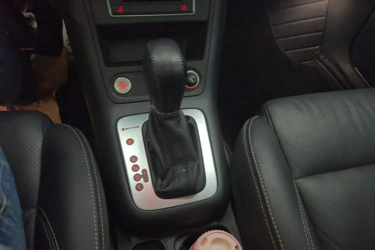 Used Volkswagen Tiguan 2016 300TSI Automatic All-Wheel Drive Luxury Edition Gear Lever