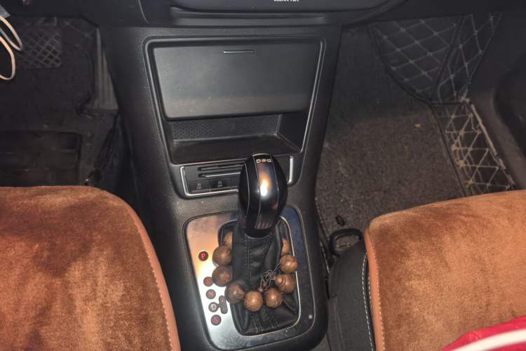 Used Volkswagen Tiguan 2016 280TSI Automatic Two-Wheel-Drive Silk Road Style Edition Gear Lever
