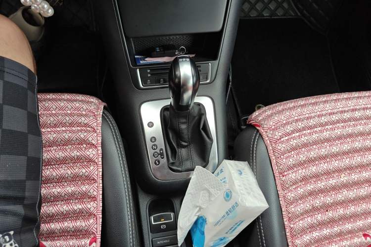 Used Volkswagen Tiguan 2016 280TSI Automatic Two-Wheel-Drive Silk Road Style Edition Gear Lever