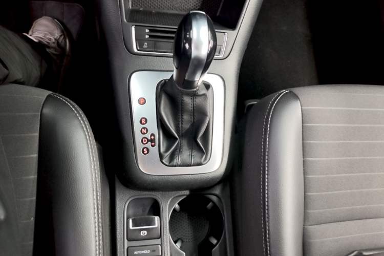 Used Volkswagen Tiguan 2016 300TSI Automatic Two-Wheel Drive Trend Edition Gear Lever