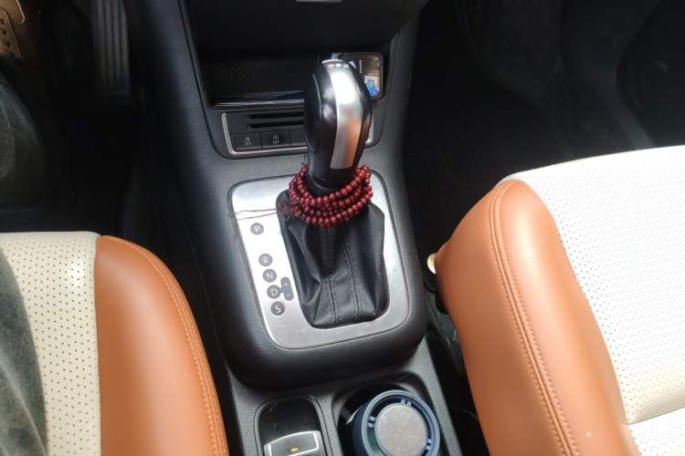 Used Volkswagen Tiguan 2016 280TSI Automatic Two-Wheel-Drive Silk Road Style Edition Gear Lever