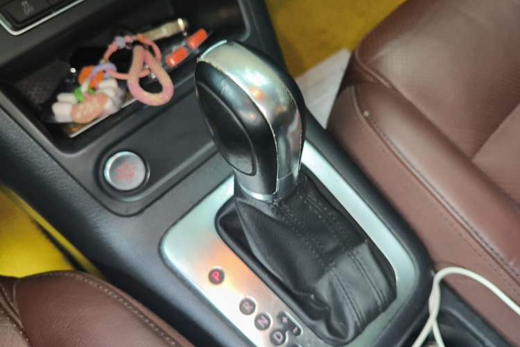 Used Volkswagen Tiguan 2016 300TSI Automatic Two-Wheel Drive Luxury Edition Gear Lever