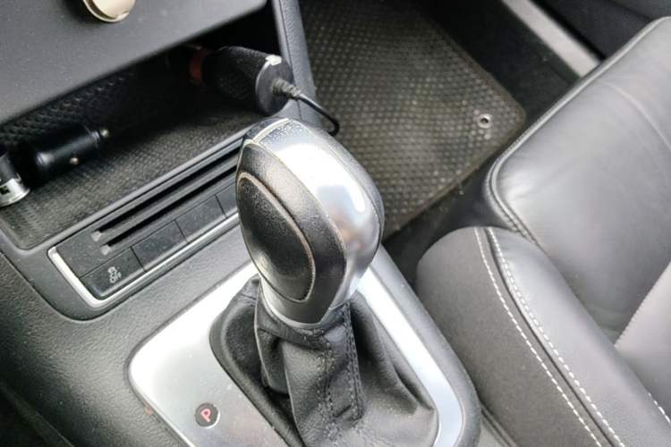 Used Volkswagen Tiguan 2016 300TSI Automatic Two-Wheel Drive Comfort Edition Gear Lever