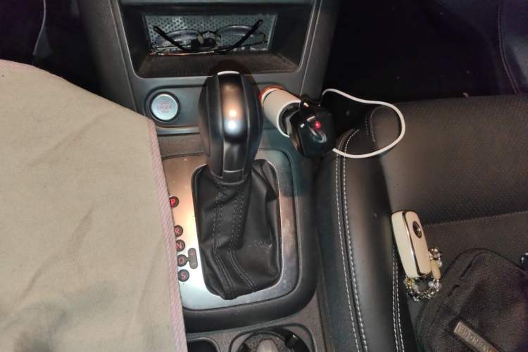 Used Volkswagen Tiguan 2016 300TSI Automatic Two-Wheel Drive Luxury Edition Gear Lever