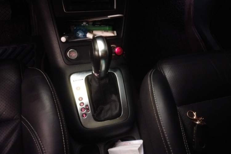 Used Volkswagen Tiguan 2016 300TSI Automatic All-Wheel Drive Luxury Edition Gear Lever