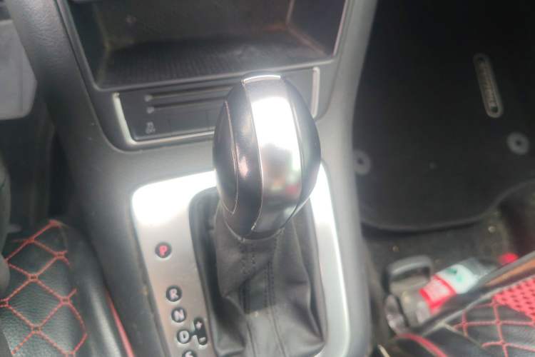 Used Volkswagen Tiguan 2016 300TSI Automatic Two-Wheel Drive Trend Edition Gear Lever