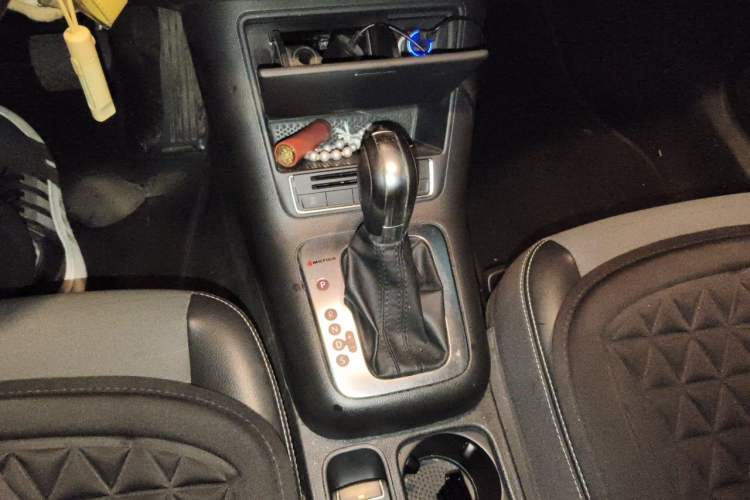 Used Volkswagen Tiguan 2016 300TSI Automatic All-Wheel Drive Fashion Vision Edition Gear Lever