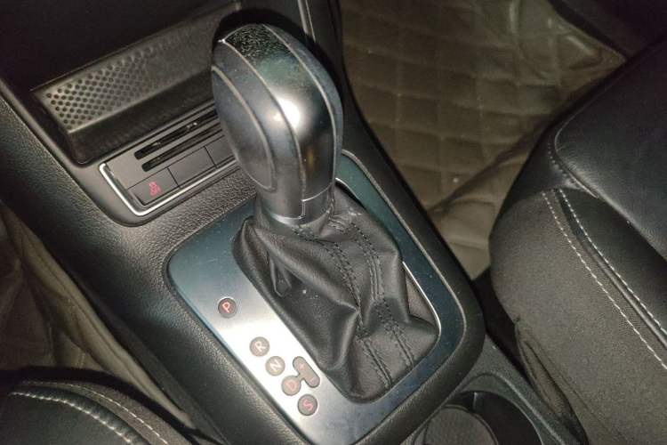 Used Volkswagen Tiguan 2016 300TSI Automatic Two-Wheel Drive Comfort Edition Gear Lever