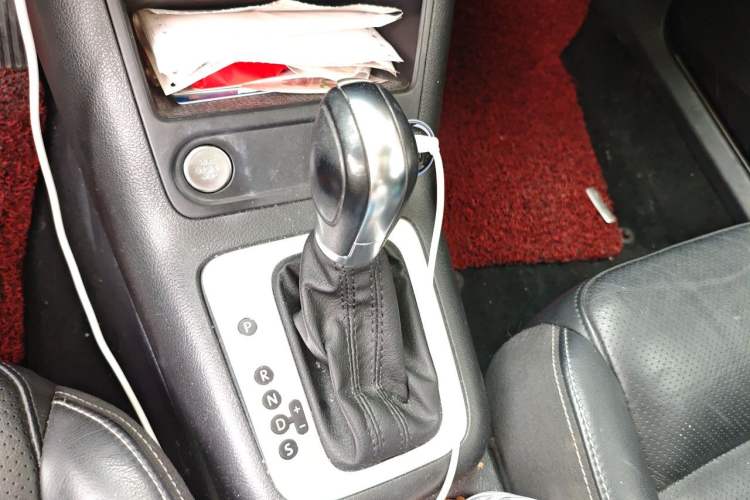Used Volkswagen Tiguan 2016 300TSI Automatic Two-Wheel Drive Luxury Edition Gear Lever