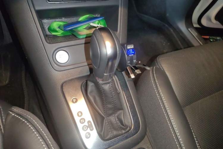 Used Volkswagen Tiguan 2016 300TSI Automatic Two-Wheel Drive Luxury Edition Gear Lever