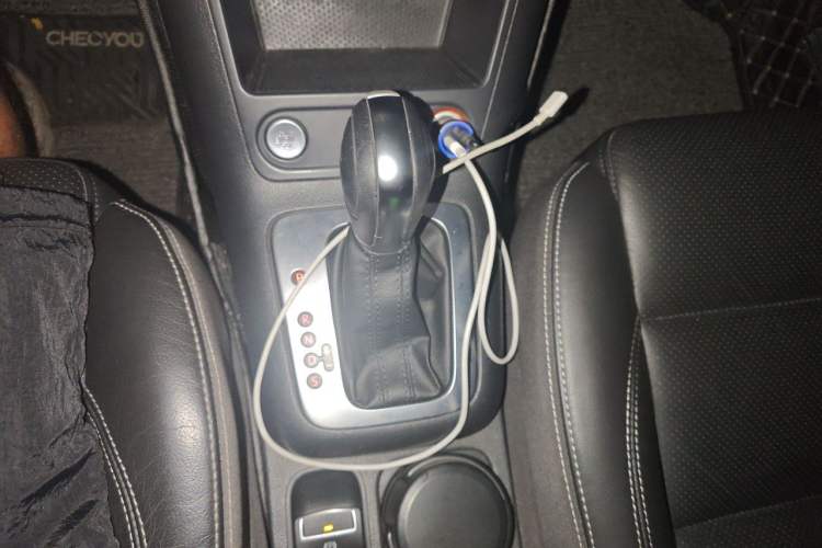 Used Volkswagen Tiguan 2016 300TSI Automatic Two-Wheel Drive Luxury Edition Gear Lever