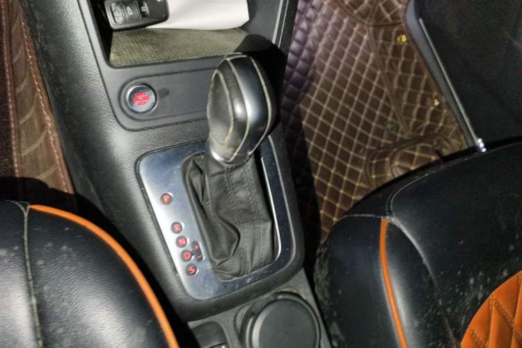 Used Volkswagen Tiguan 2016 300TSI Automatic Two-Wheel Drive Luxury Edition Gear Lever
