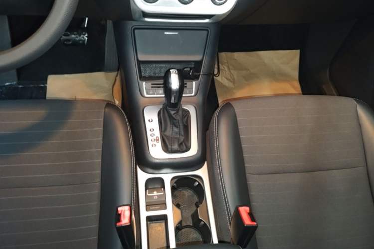 Used Volkswagen Tiguan 2016 280TSI Automatic Two-Wheel-Drive Silk Road Style Edition Gear Lever