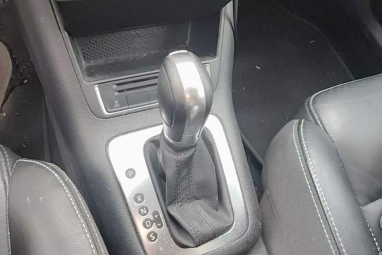 Used Volkswagen Tiguan 2016 300TSI Automatic Two-Wheel Drive Comfort Edition Gear Lever