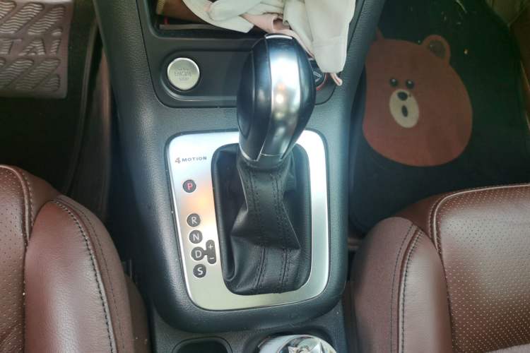 Used Volkswagen Tiguan 2016 300TSI Automatic All-Wheel Drive Luxury Edition Gear Lever