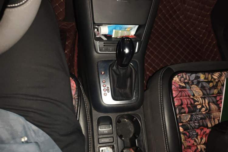Used Volkswagen Tiguan 2016 280TSI Automatic Two-Wheel-Drive Silk Road Style Edition Gear Lever