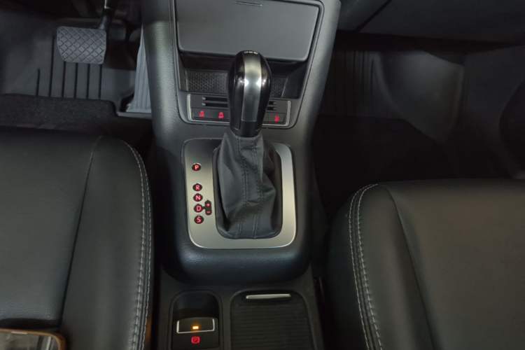 Used Volkswagen Tiguan 2016 280TSI Automatic Two-Wheel-Drive Silk Road Style Edition Gear Lever