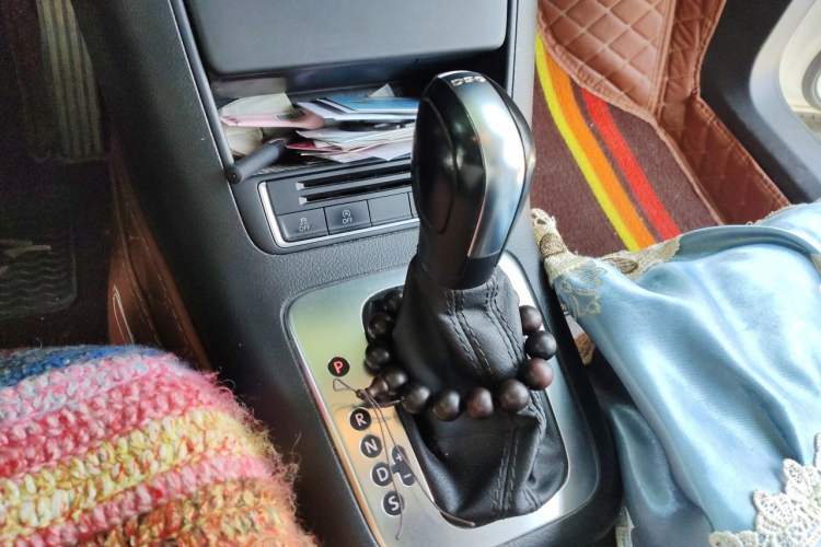 Used Volkswagen Tiguan 2016 280TSI Automatic Two-Wheel-Drive Silk Road Style Edition Gear Lever