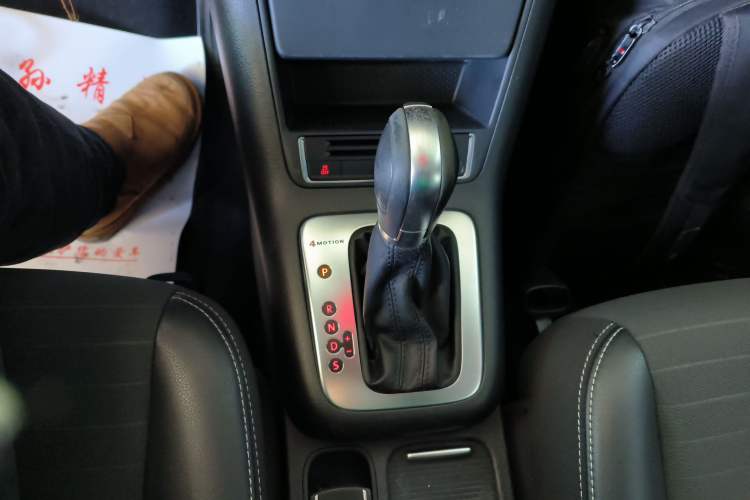 Used Volkswagen Tiguan 2016 300TSI Automatic All-Wheel Drive Fashion Vision Edition Gear Lever