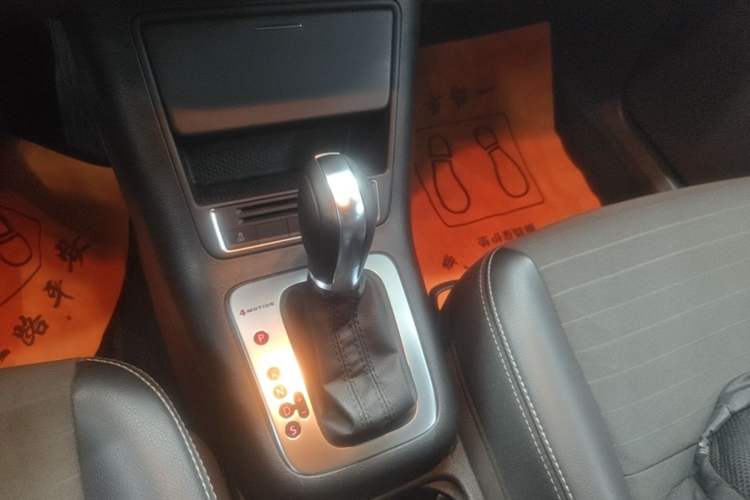 Used Volkswagen Tiguan 2016 300TSI Automatic All-Wheel Drive Fashion Vision Edition Gear Lever