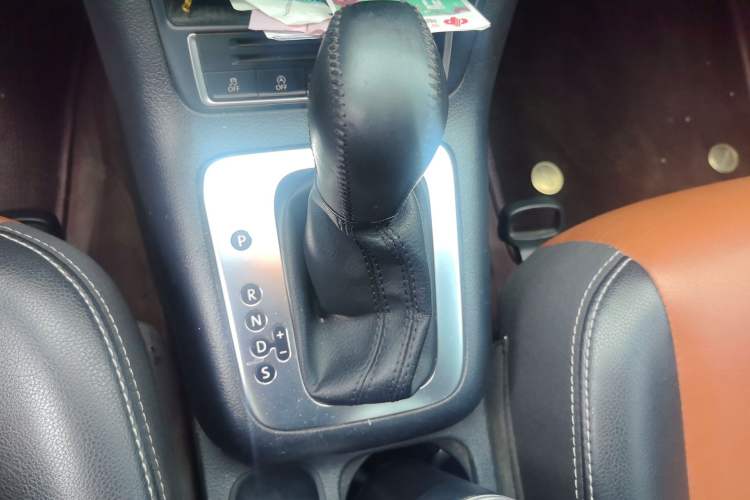Used Volkswagen Tiguan 2016 280TSI Automatic Two-Wheel-Drive Silk Road Style Edition Gear Lever