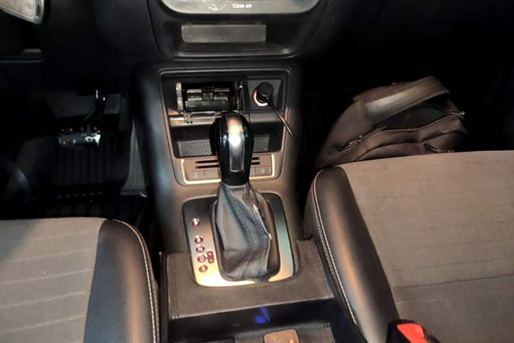 Used Volkswagen Tiguan 2016 300TSI Automatic Two-Wheel Drive Trend Edition Gear Lever