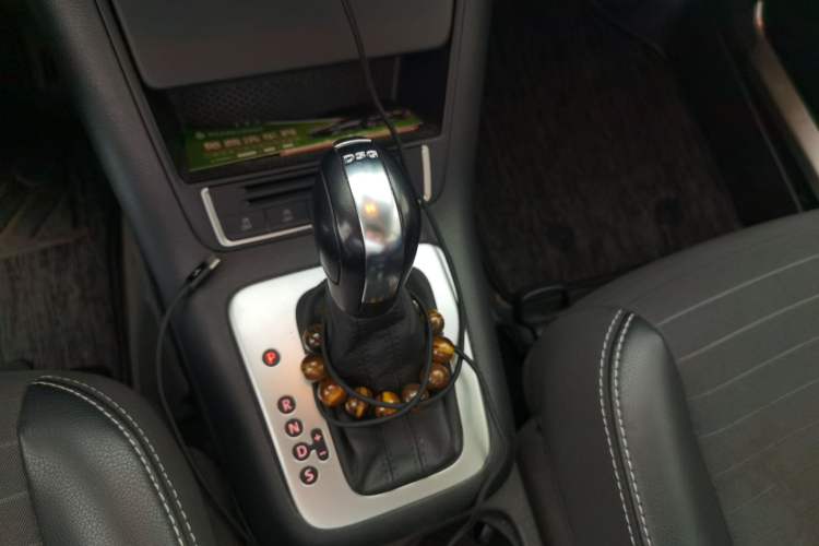Used Volkswagen Tiguan 2016 280TSI Automatic Two-Wheel-Drive Silk Road Style Edition Gear Lever