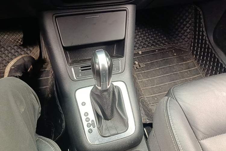 Used Volkswagen Tiguan 2016 300TSI Automatic Two-Wheel Drive Comfort Edition Gear Lever