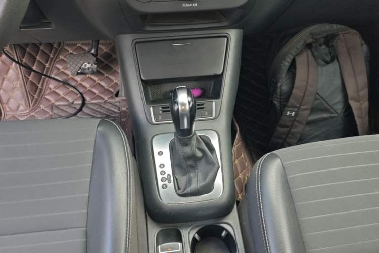 Used Volkswagen Tiguan 2016 300TSI Automatic Two-Wheel Drive Trend Edition Gear Lever