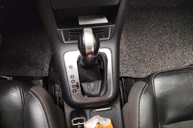 Used Volkswagen Tiguan 2016 300TSI Automatic Two-Wheel Drive Comfort Edition Gear Lever