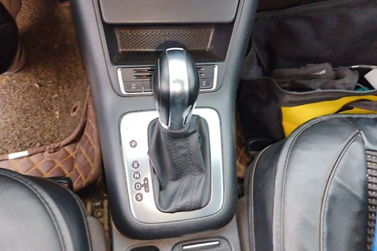 Used Volkswagen Tiguan 2016 300TSI Automatic All-Wheel Drive Fashion Vision Edition Gear Lever