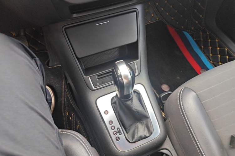 Used Volkswagen Tiguan 2016 300TSI Automatic Two-Wheel Drive Trend Edition Gear Lever
