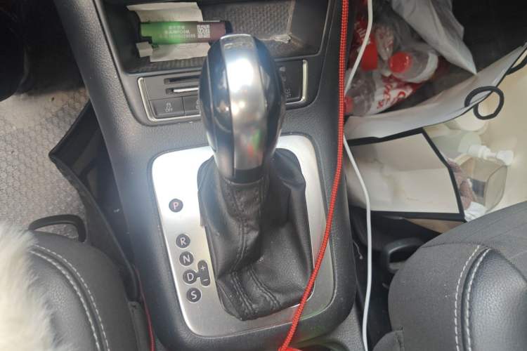 Used Volkswagen Tiguan 2016 280TSI Automatic Two-Wheel-Drive Silk Road Style Edition Gear Lever