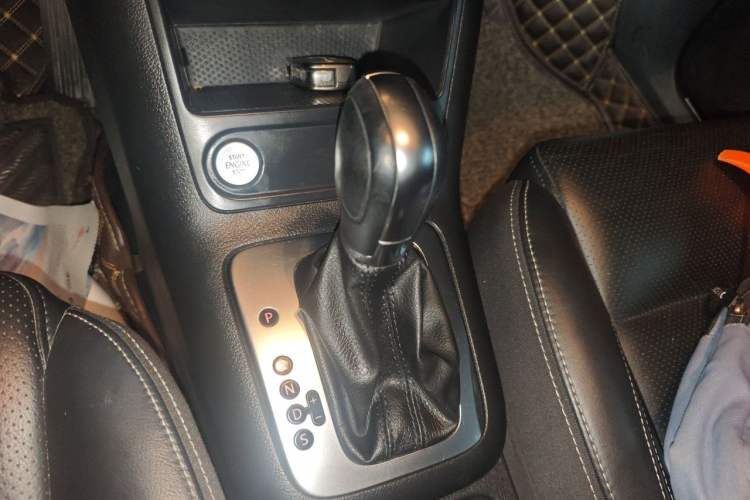 Used Volkswagen Tiguan 2016 300TSI Automatic Two-Wheel Drive Luxury Edition Gear Lever
