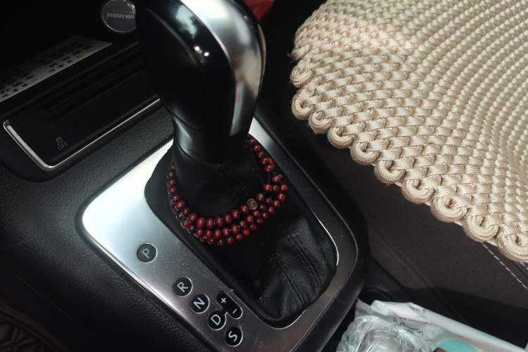 Used Volkswagen Tiguan 2016 300TSI Automatic Two-Wheel Drive Trend Edition Gear Lever