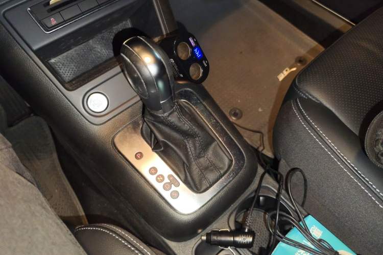 Used Volkswagen Tiguan 2016 300TSI Automatic Two-Wheel Drive Luxury Edition Gear Lever