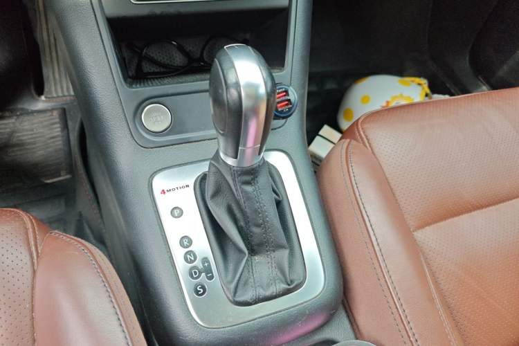 Used Volkswagen Tiguan 2016 300TSI Automatic All-Wheel Drive Luxury Edition Gear Lever