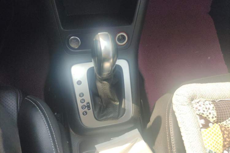 Used Volkswagen Tiguan 2016 300TSI Automatic All-Wheel Drive Fashion Vision Edition Gear Lever
