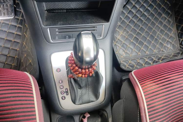 Used Volkswagen Tiguan 2016 280TSI Automatic Two-Wheel-Drive Silk Road Style Edition Gear Lever