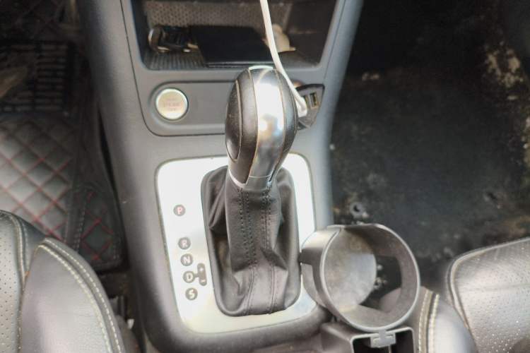 Used Volkswagen Tiguan 2016 300TSI Automatic Two-Wheel Drive Luxury Edition Gear Lever