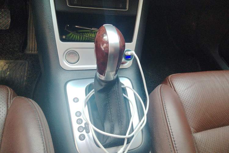 Used Volkswagen Tiguan 2016 300TSI Automatic Two-Wheel Drive Luxury Edition Gear Lever
