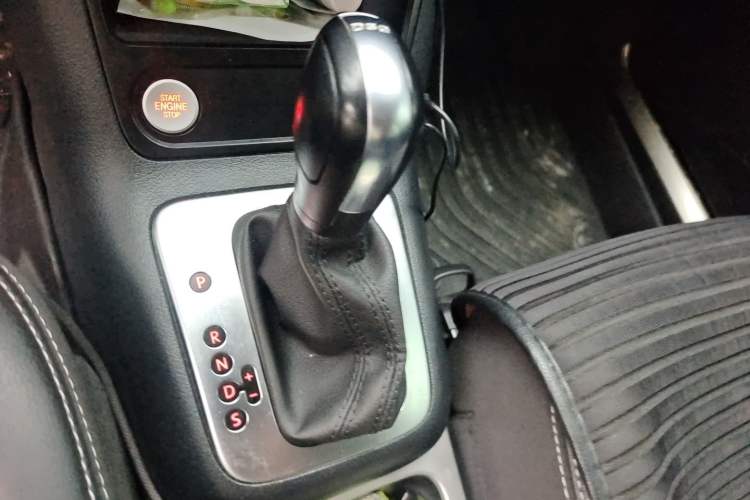 Used Volkswagen Tiguan 2016 280TSI Automatic Two-Wheel-Drive Silk Road Style Edition Gear Lever