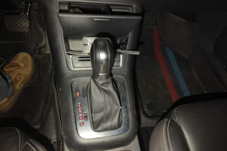 Used Volkswagen Tiguan 2016 300TSI Automatic Two-Wheel Drive Comfort Edition Gear Lever