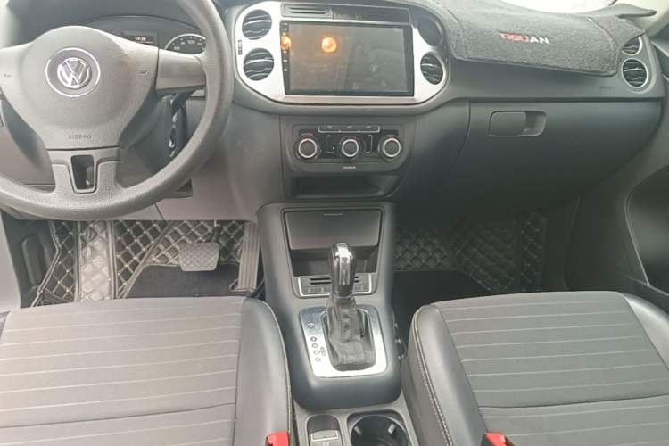 Used Volkswagen Tiguan 2016 280TSI Automatic Two-Wheel-Drive Silk Road Style Edition Gear Lever
