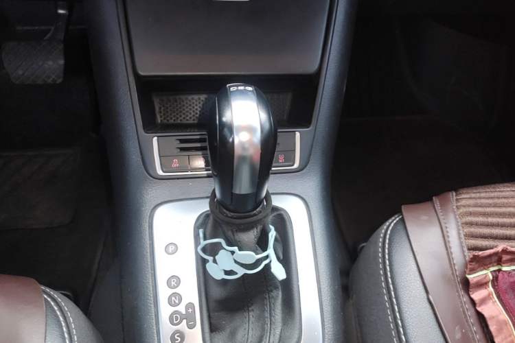 Used Volkswagen Tiguan 2016 280TSI Automatic Two-Wheel-Drive Silk Road Style Edition Gear Lever