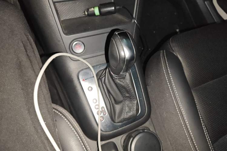 Used Volkswagen Tiguan 2016 330TSI Automatic All-Wheel Drive Luxury Edition Gear Lever