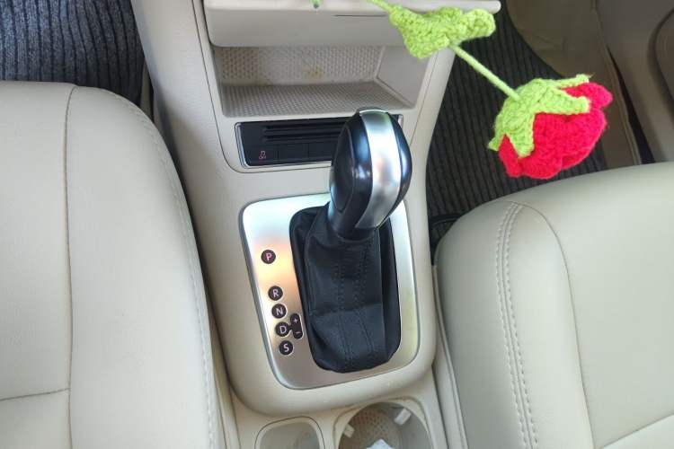 Used Volkswagen Tiguan 2016 300TSI Automatic Two-Wheel Drive Trend Edition Gear Lever