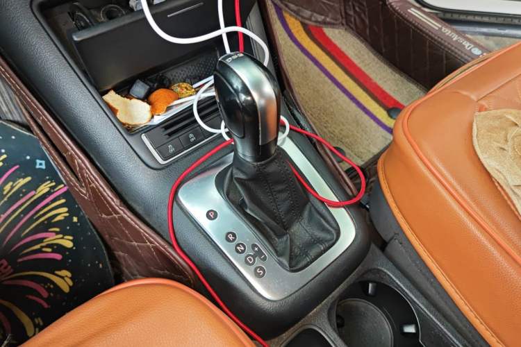 Used Volkswagen Tiguan 2016 280TSI Automatic Two-Wheel-Drive Silk Road Style Edition Gear Lever