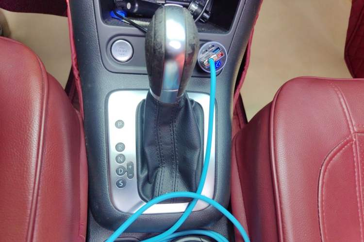 Used Volkswagen Tiguan 2016 300TSI Automatic Two-Wheel Drive Luxury Edition Gear Lever
