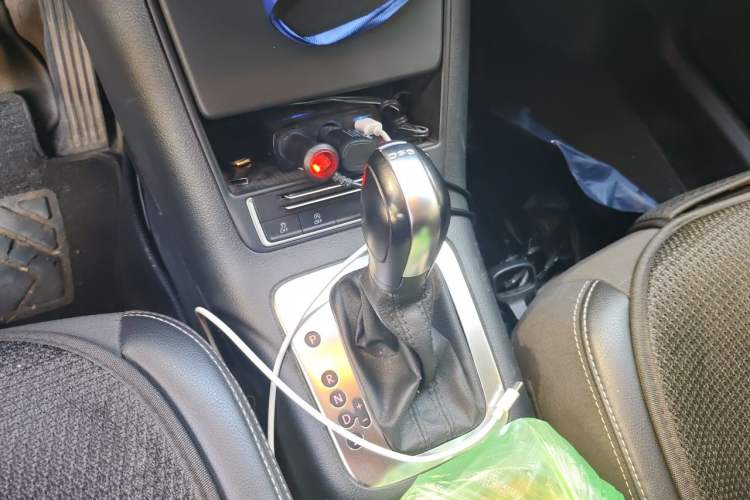 Used Volkswagen Tiguan 2016 280TSI Automatic Two-Wheel-Drive Silk Road Style Edition Gear Lever